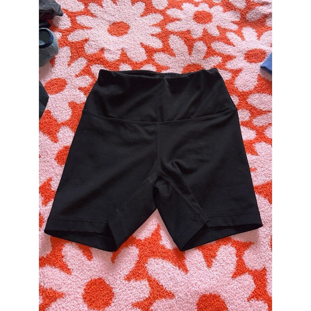 Yogaliciious black shorts